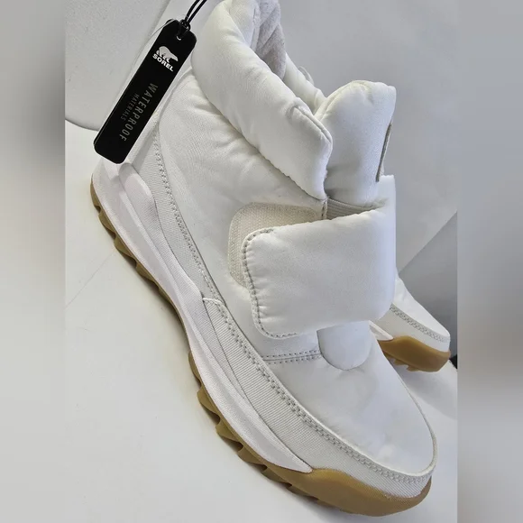 Size 10 Sorel Waterproof Insulated Boots Style Sneaker Shoes - Picture 2 of 8